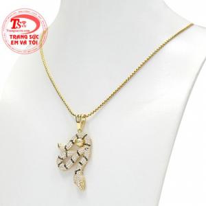 Sản phẩm được thiết kế dành riêng cho những anh chàng yêu thích thời trang và yêu thích sự phá cách. 