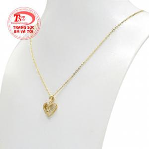 Thiết kế tinh tế, đẹp mắt và nữ tính phù hợp với nhiều kiểu trang phục.