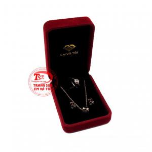 Từ đó, giúp các nàng có thể tự tin sải bước xuống phố cùng những trang phục mình yêu thích.