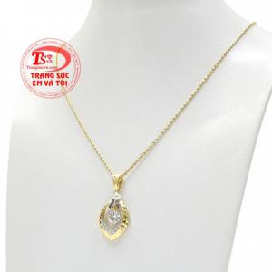 Từng chi tiết đều được chế tác cách tỉ mỉ mang đến bộ trang sức hoàn hảo. 