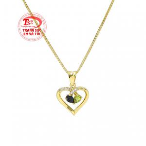 Trang sức gắn đá quý luôn là lựa chọn hàng đầu của các chị em. 