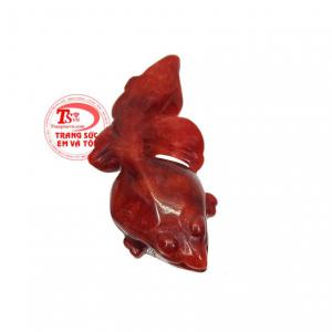 Cá đỏ ngọc cẩm thạch chạm khắc tinh tế, độc đáo. Sản phẩm chạm khắc từ ngọc cẩm thạch huyết.