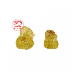 Tỳ hưu là linh vật nổi tiếng với một ngoại hình đặc biệt: miệng rộng, mông to và không có hậu môn và ăn vàng bạc châu báu.