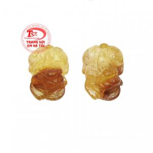 Sản phẩm có thể làm mặt nhẫn hoặc mặt dây đôi cho những người mệnh Thổ và Kim. 