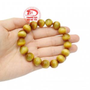 Chiếc vòng này sẽ là món quà hợp phong thủy cho người mệnh Kim và Thổ. 