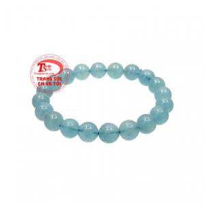 Đá aquamarine là biểu tượng cho tình yêu, lòng chung thủy.