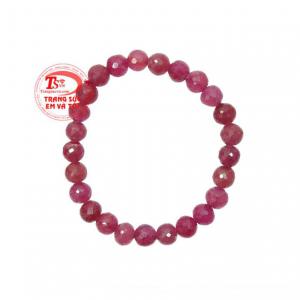 Chuỗi tay này mang đến vẻ sang trọng và quý phái cho người đeo.