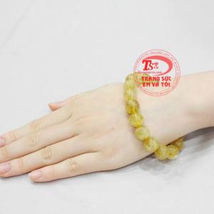 Chuỗi thạch anh tóc thiên nhiên đẹp phù hợp cho người mệnh kim và mệnh thổ.