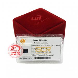 Sản phẩm thường được gắn trên các trang sức như nhẫn, mặt dây, hoa tai để tăng thêm phần sang trọng cho người đeo.