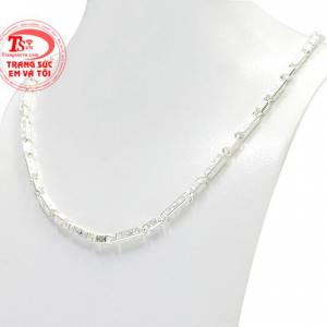 Và chiếc dây chuyền này cũng là một trong những sản phẩm được yêu thích nhất hiện nay. 