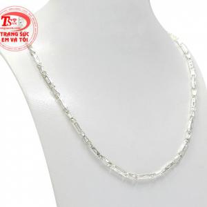 Mỗi chi tiết đều được chế tác cách tỉ mỉ mang đến sản phẩm hoàn mỹ. 