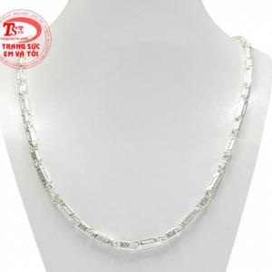 Dây chuyền bạc nam tính đẹp mang đến vẻ lịch lãm, phong cách cho phái mạnh.