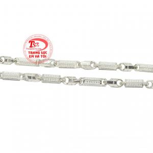 Dây chuyền bạc tài lộc phái mạnh dễ dàng kết hợp cùng mặt dây hoặc các kiểu trang phục khác.