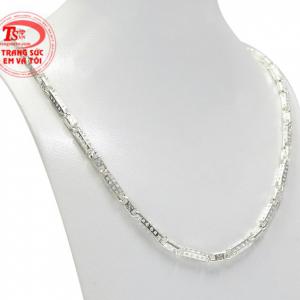 Dây chuyền bạc phù hợp làm quà tặng cho người thân và bạn bè. 