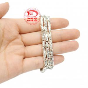 Sản phẩm có thể đặt chế tác theo yêu cầu.