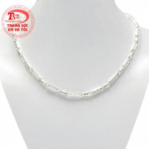 Dây chuyền bạc trẻ em chất lượng kiểu dáng năng động, khỏe khoắn.