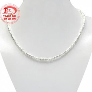 Dây chuyền bạc trẻ em hoạt bát thiết kế kiểu dáng nổi bật, sáng bóng.