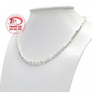 Do bạc có tính kháng khuẩn và cản gió giúp bảo vệ sức khỏe của các bé.