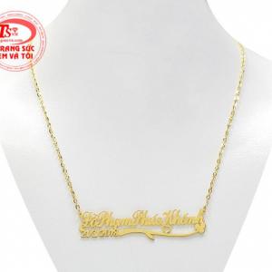 Dây chuyền chữ dễ thương được chế tác theo công nghệ hiện đại từ vàng 18k.