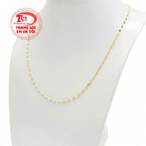 Mỗi chi tiết đều được chế tác bằng cả tâm huyết của những người thợ tài hoa mang tới sản phẩm hoàn hảo cho phái đẹp.