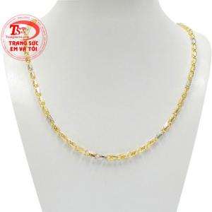 Dây chuyền nam phong cách thời trang giúp người đeo trở nên cá tính và khác biệt.