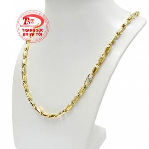 Thiết kế theo kiểu hiện đại, kết hợp với chế tác tỉ mỉ đem đến sản phẩm hoàn mỹ cho phái mạnh. 