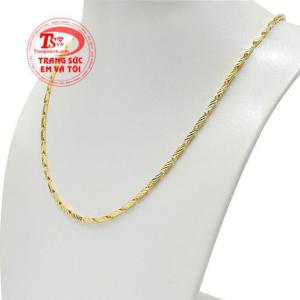 Với chiếc dây chuyền này, các bạn nam có thể thỏa sức kết hợp cùng các kiểu trang phục và phụ kiện.