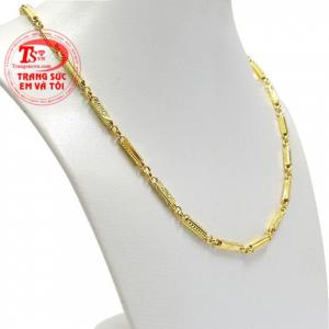 Kiểu dáng nam tính, phong cách lịch lãm tạo nên chiếc dây chuyền hoàn mỹ cho phái mạnh. 