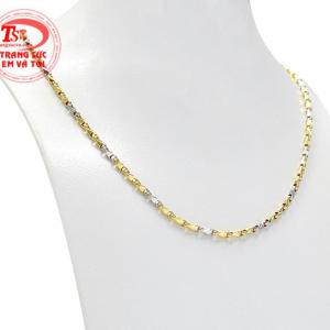 Chiếc dây chuyền này sẽ giúp cánh mày râu hợp thời thượng hơn, phù hợp với mọi trang phục.