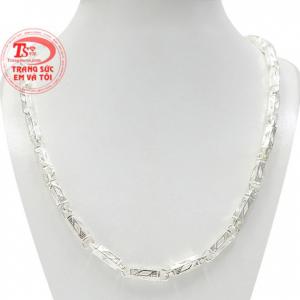 Dây chuyền phái mạnh thành công được nhiều nam giới ưa chuộng. 