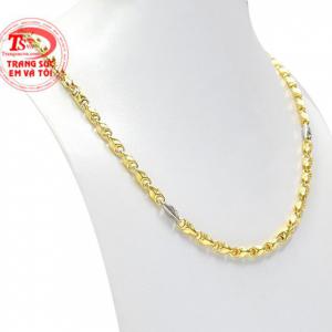 Trang sức Em và Tôi cung cấp các sản phẩm dây chuyền vàng chất lượng phù hợp với từng phong cách thời trang.