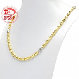 Với kiểu dáng mạnh mẽ và hợp thời trang giúp nam giới tự tin thể hiện phong cách.