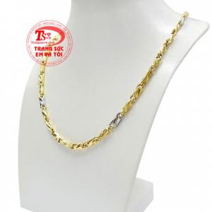 Không chỉ có phụ nữ mà ngày nay các đấng mày râu cũng rất chú trọng tới trang sức.