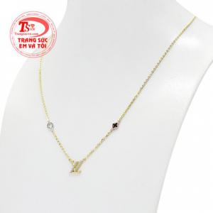 Sản phẩm chế tác từ vàng tây 10k bền đẹp, sáng bóng. 