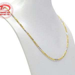 Chiếc dây chuyền này sẽ giúp người đeo trông tự tin hơn. 