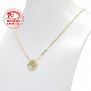 Các nàng có thể thỏa sức kết hợp cùng nhiều kiểu quần áo và phụ kiện khác nhau. 