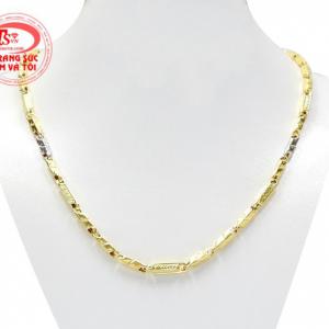 Dây chuyền vàng tây phái mạnh được chế tác độc đáo giúp nam giới trở nên thu hút hơn trong mắt các nàng.