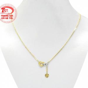 Dây chuyền vàng tây yêu thương được nhập khẩu từ Hàn Quốc với thiết kế đầy nữ tính và duyên dáng. 