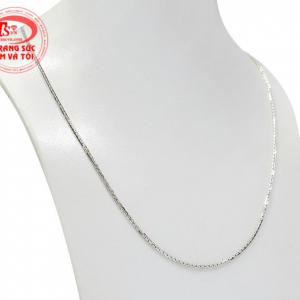 Sản phẩm được nhập khẩu Italy được rất nhiều phái đẹp yêu thích, bởi từng chi tiết của chiếc dây chuyền đều góp phần tạo nên vẻ đẹp cho người đeo. 