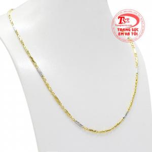 Với thiết kế cá tính tạo nên thần thái thời trang và phong cách cho người đeo. 