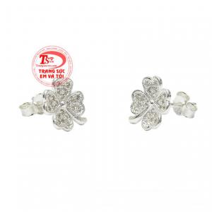 Do đó các sản phẩm được chạm khắc hay có hoa văn hình cỏ bốn lá rất được nhiều nữ giới ưa chuộng.