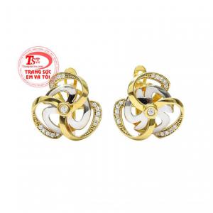 Hoa tai chong chóng kỳ diệu được thiết kế độc đáo và phong cách. Kiểu dáng trẻ trung, quyến rũ mang đến cho người dùng sản phẩm ấn tượng. 