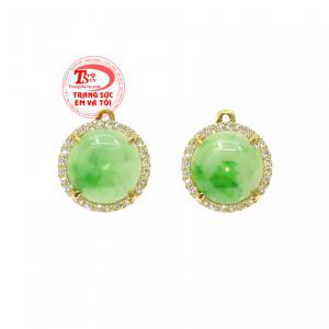 Hoa tai jadeite an nhiên là món quà tặng ý nghĩa dành cho bà, cho mẹ vào những dịp đặc biệt. 