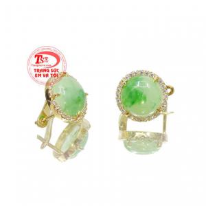 Không những thế khi đeo ngọc cẩm thạch còn giúp tôn lên vẻ sang trọng cho người dùng. 