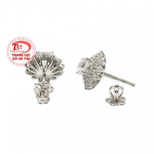 Sản phẩm phù hợp cho các chị em đi dự tiệc hoặc đi làm.