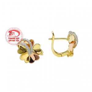 Từ các chi tiết hình trái tim ghép lại như một chiếc lá gợi cho người nhìn đến sự hạnh phúc và tươi trẻ.