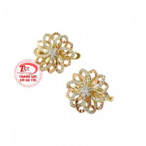 Những chi tiết được chế tác cách tỉ mỉ, đường phay sắc nét tạo độ bắt sáng.