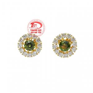 Hoa tai Sapphire thanh tú điểm thêm một chút ngọt ngào một chút sang trọng cho vẻ đẹp của đôi bông tai. 