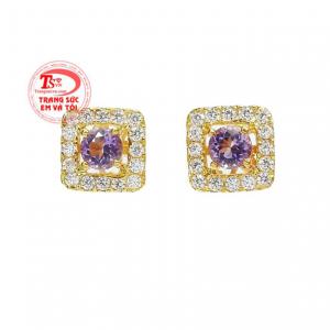 Hoa tai thạch anh tím tinh tế được chế tác tinh xảo, sắc nét.