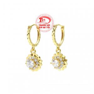 Đôi bông tai này giúp điểm xuyến nét rạng ngời cho khuôn mặt, tôn lên nét dễ thương cho phái đẹp. 